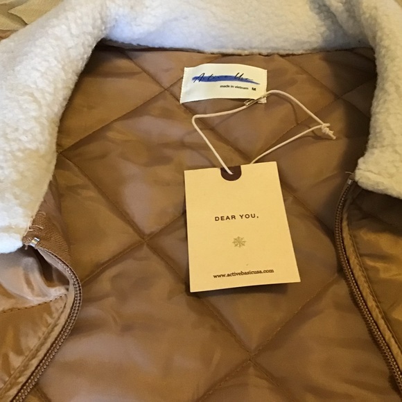 Active Wear Light Tan Quilted Coat, NWT, soft sheep style collar, medium - Picture 6 of 11